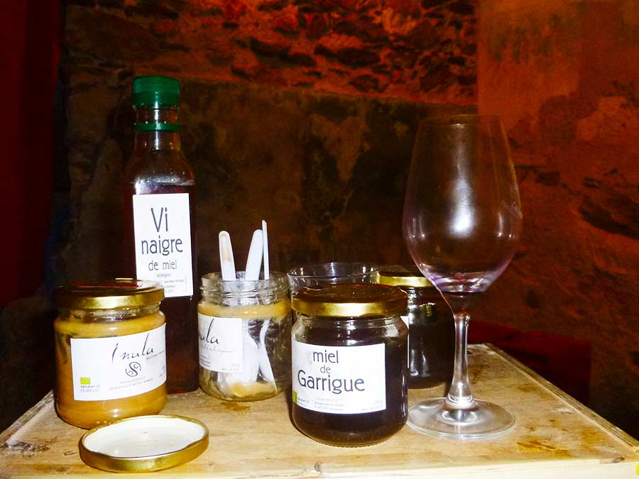 La Cave Apicole -  Domaine viticole et apicole de Sylvain RESPAUT & Olivier CROS à MONTNER